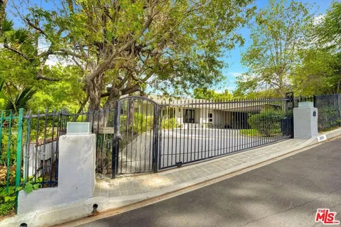 3530 Royal Woods Drive, Sherman Oaks, CA 91403 - MLS#: 25607173