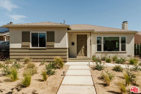 Photo of 5910 S Kings Road, Los Angeles, CA 90056 (MLS # 26747493)