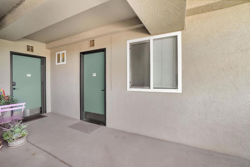 2828 University Ave 406