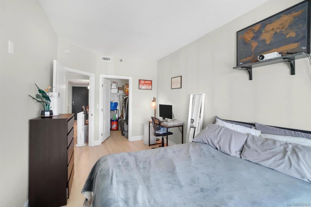 2828 University Ave 406