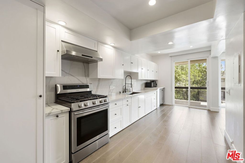 Photo of 723 Westmount Drive #206, West Hollywood, CA 90069 (MLS # 26705115)