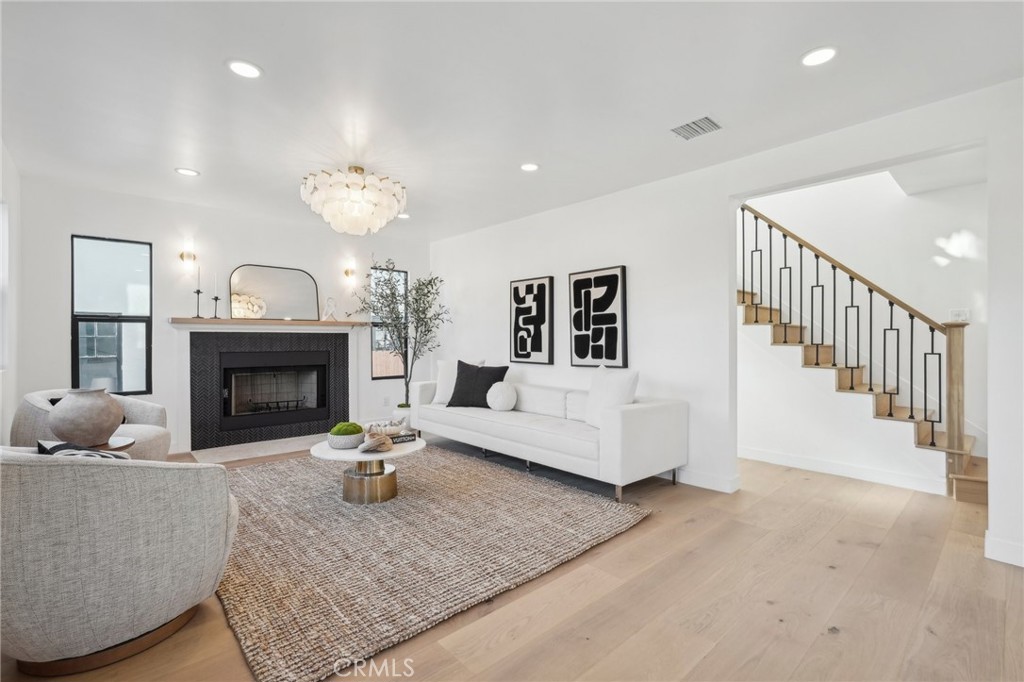 Properties 4 2215 Wellington Road