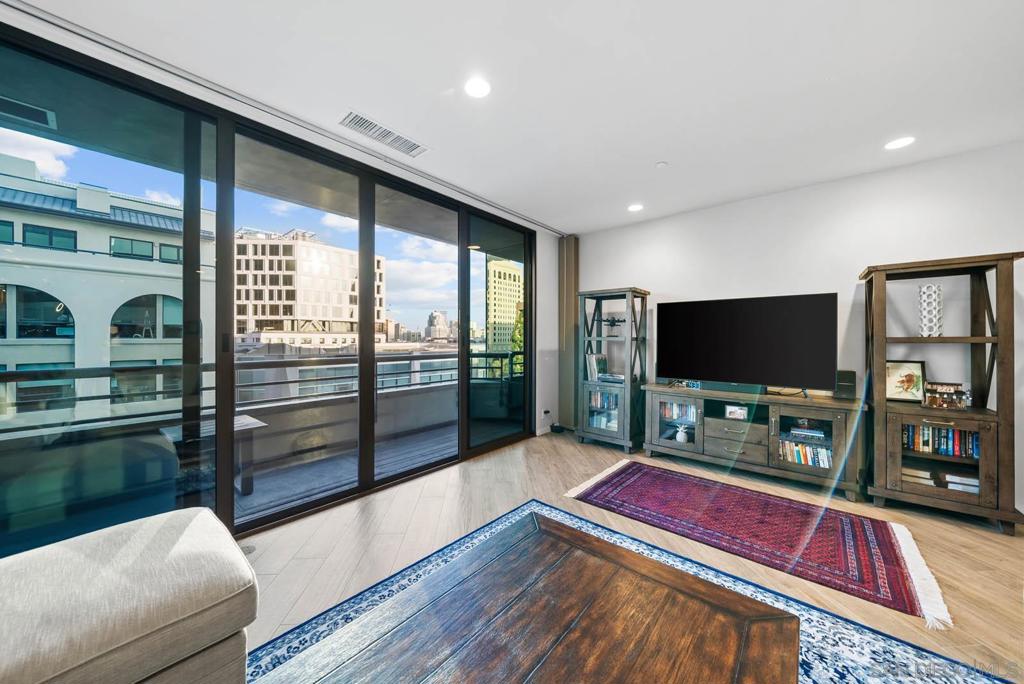 700 Front St 510