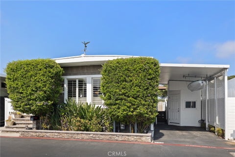 Photo of 264 Mayflower Dr, Newport Beach, CA 92660 (MLS # OC26199893)