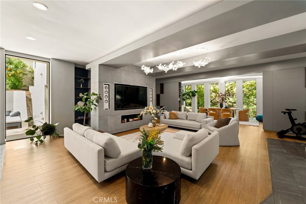 3191 Laurel Canyon Boulevard