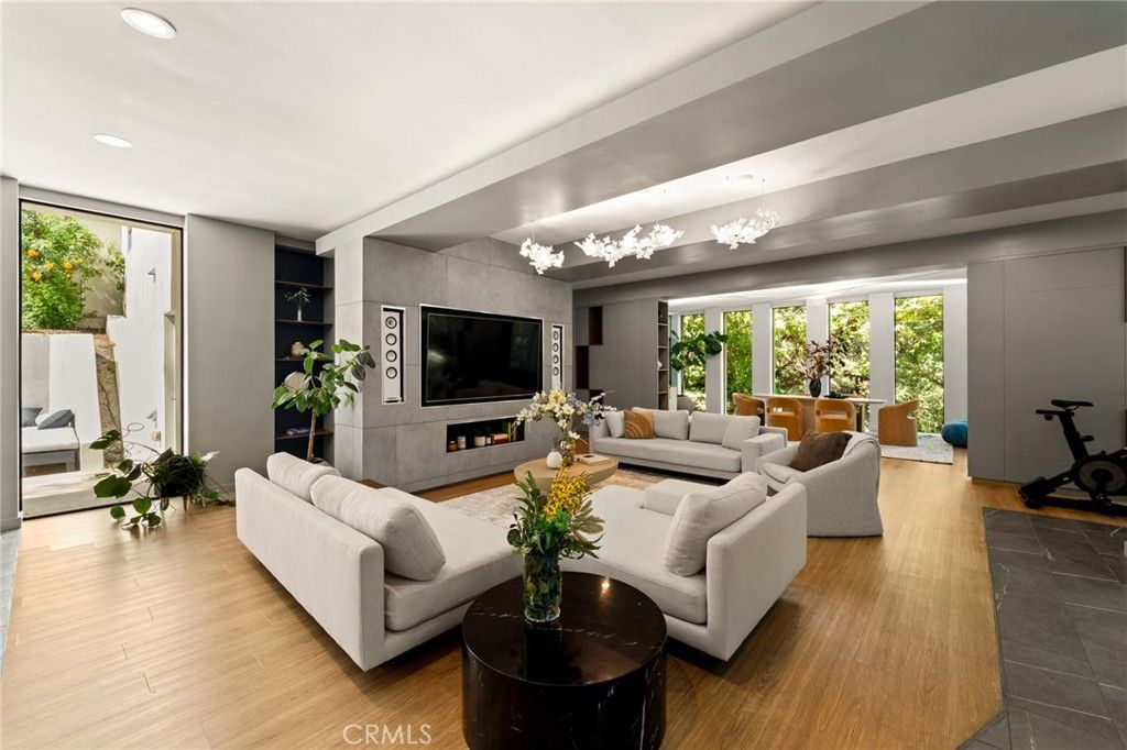 Photo of 3191 Laurel Canyon Boulevard, Studio City, CA 91604 (MLS # SR25255633)