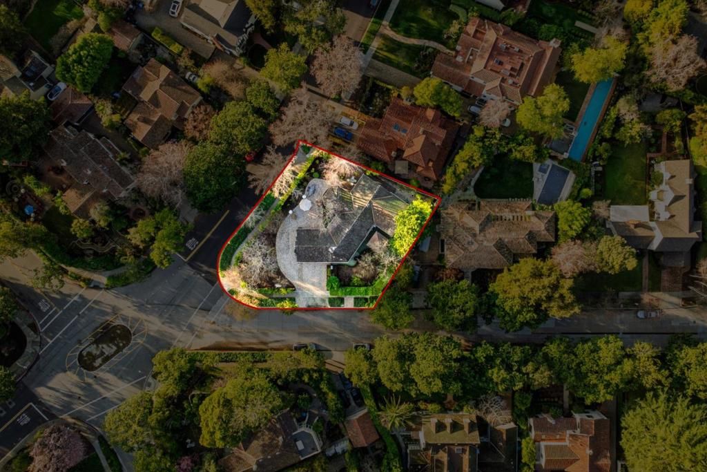 Photo of 115 Southwood Drive, Palo Alto, CA 94301 (MLS # ML82037421)