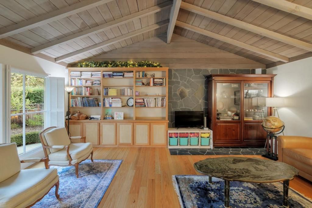 Photo of 115 Southwood Drive, Palo Alto, CA 94301 (MLS # ML82037421)