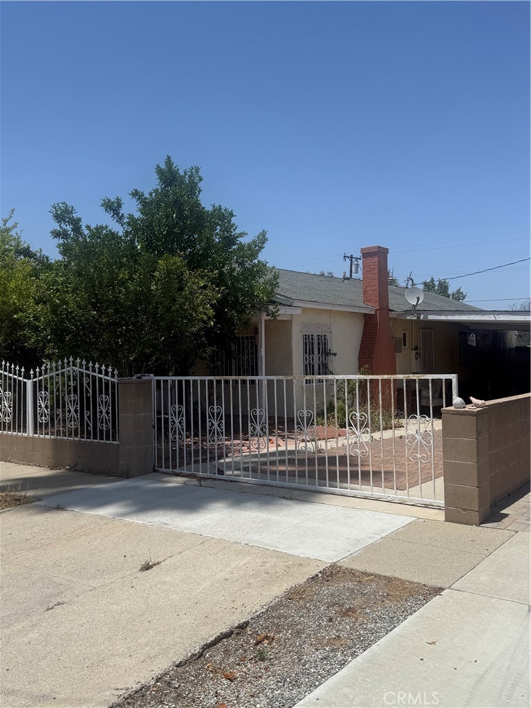 119 W Francis Street