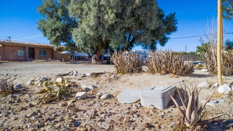 Photo of 0 Estrella Avenue, Desert Hot Springs, CA 92240 (MLS # 219136599DA)