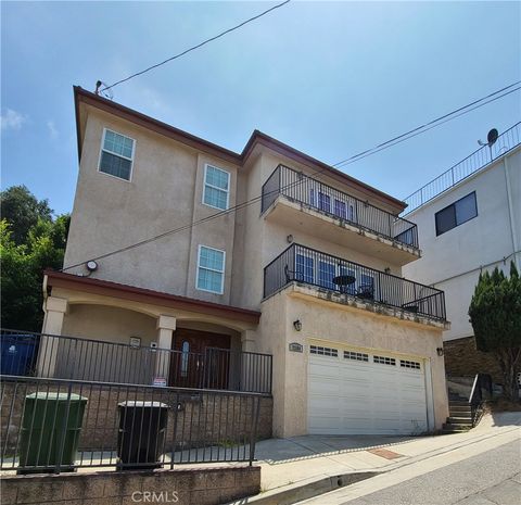 Photo of 7206 Sunnydip Trail, Los Angeles, CA 90068 (MLS # SR25281884)