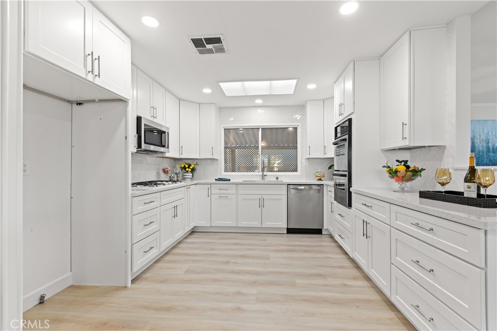 5200 Irvine Boulevard 210