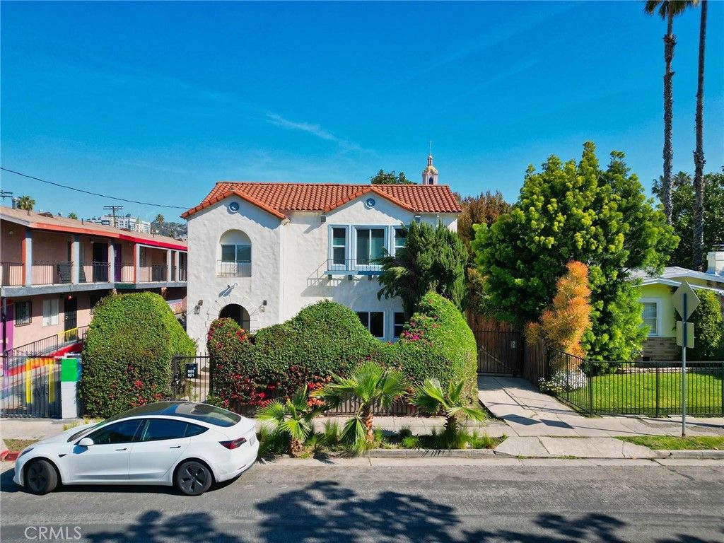 Photo of 6669 De Longpre Avenue, Los Angeles, CA 90028 (MLS # PW26008040)