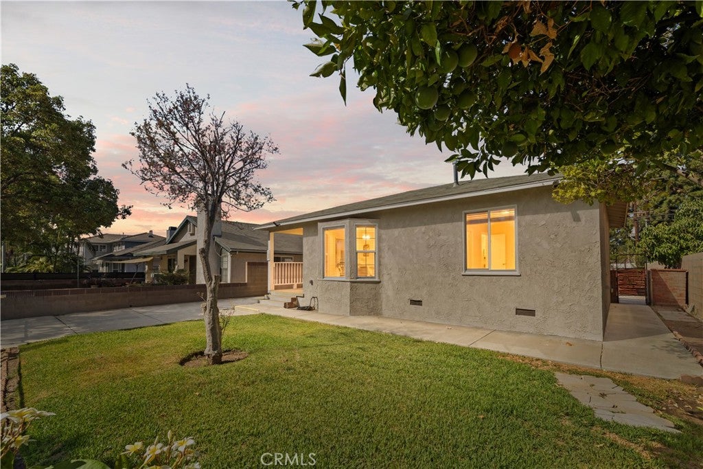 157 N Alameda Avenue
