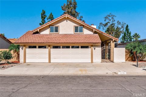 Photo of 6633 E Paseo Del Norte, Anaheim Hills, CA 92807 (MLS # PW25248739)