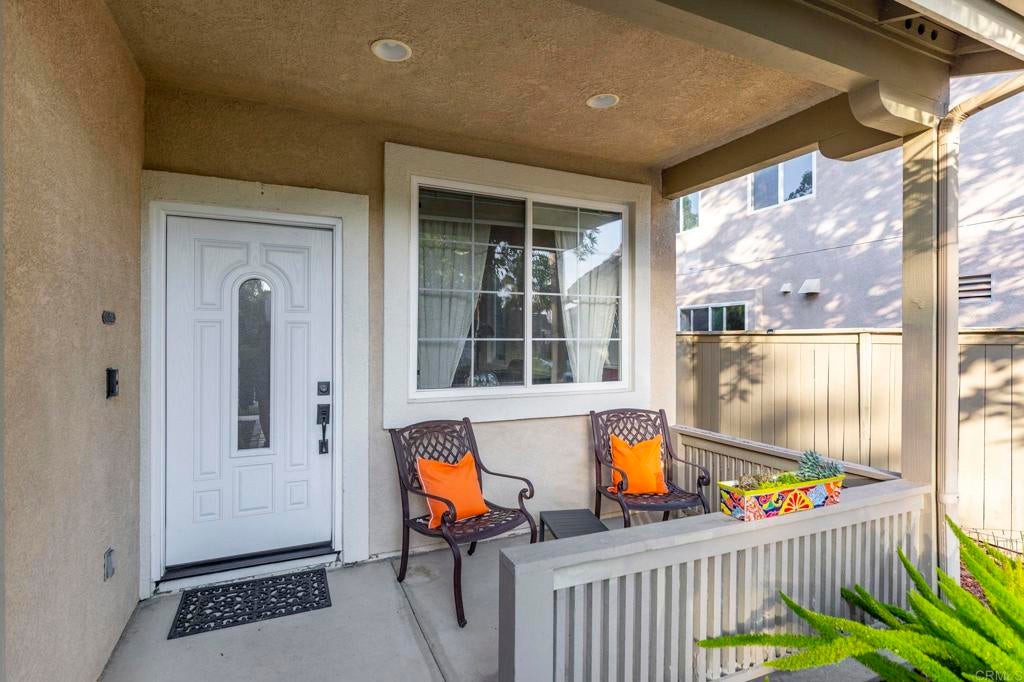 6056 Paseo Pradera