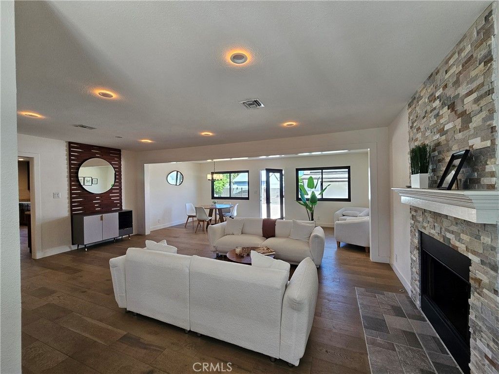 Photo of 17037 Covello Street, Van Nuys, CA 91406 (MLS # DW25198627)