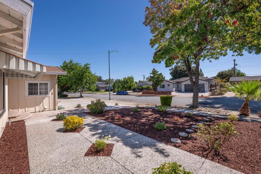 1657 Nightingale Avenue, Sunnyvale CA 94087