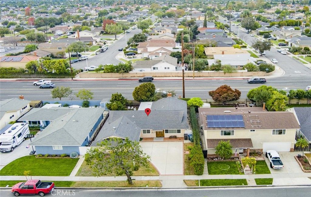 Photo of 6631 Walton Dr, Huntington Beach, CA 92647 (MLS # PW26067567)
