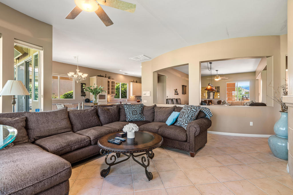 44704 Alexandria Vale