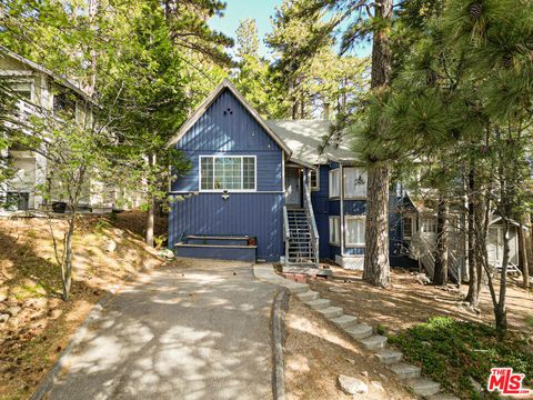 Photo of 27472 Meadow Drive, Lake Arrowhead, CA 92352 (MLS # 26733247)
