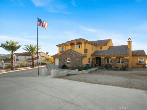 MLS: SR26216817