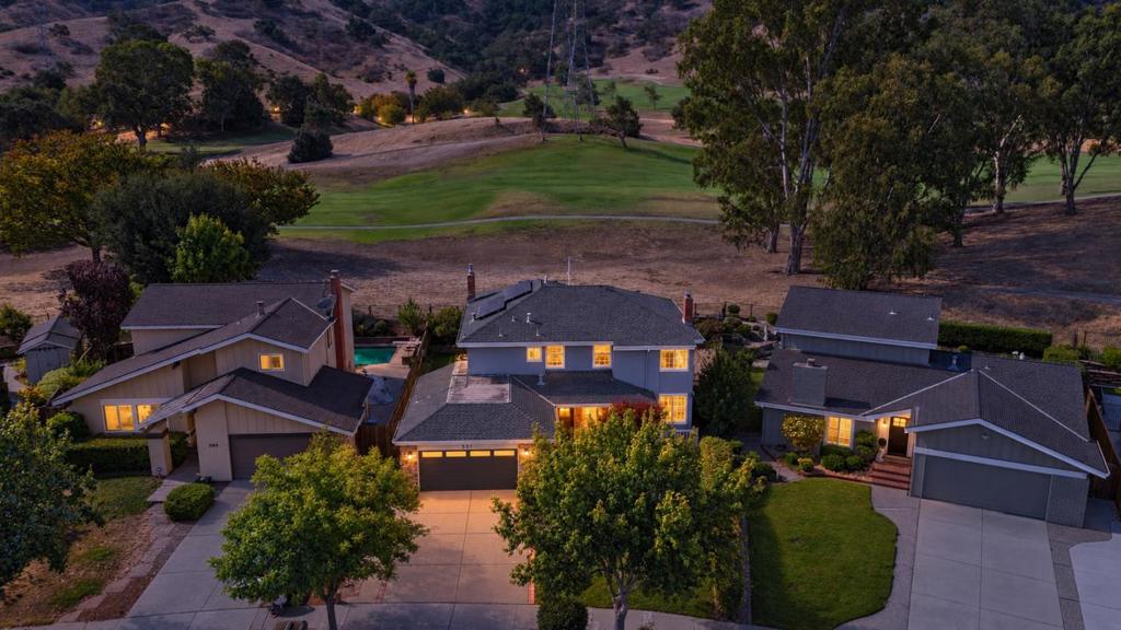 301 N Creek Drive