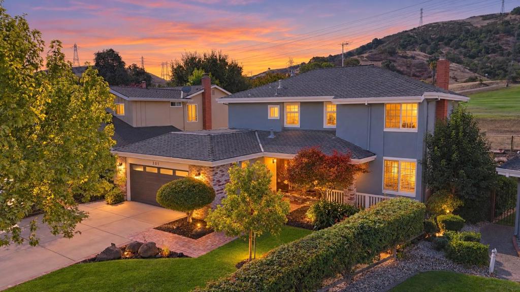 301 N Creek Drive