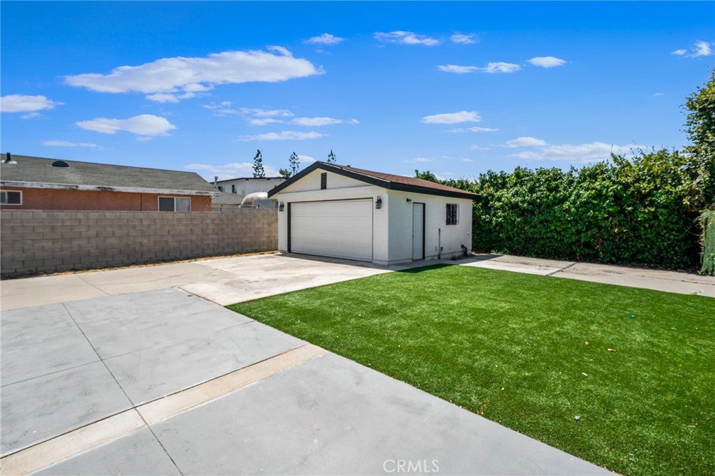 3228 W 147th
