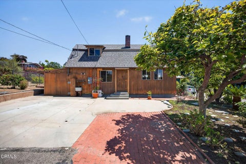 Photo of 5433 Beckford Street, Ventura, CA 93003 (MLS # V1-37628)