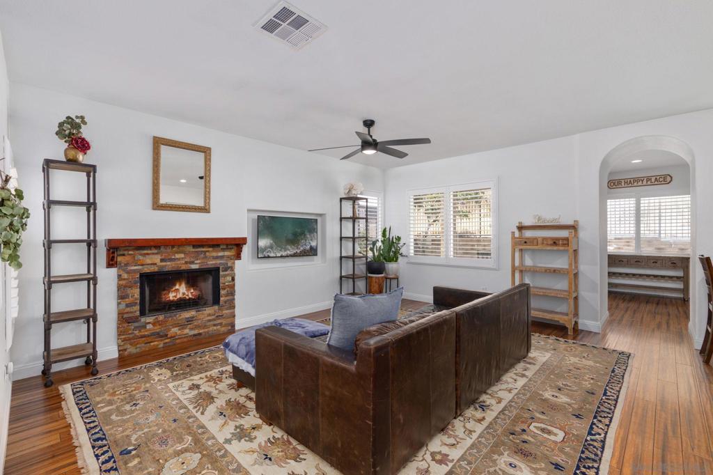 6283 Avenida De Las Vistas 2