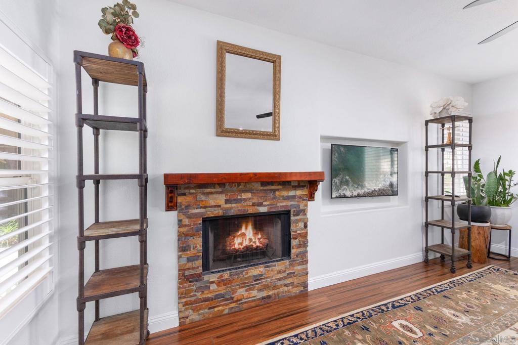 6283 Avenida De Las Vistas 2