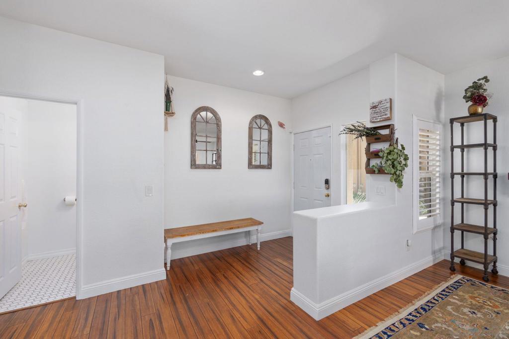 6283 Avenida De Las Vistas 2