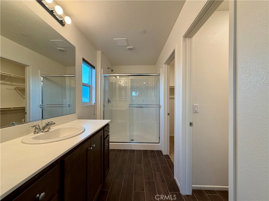 Cathedral Springs (33534) - Residential Lease