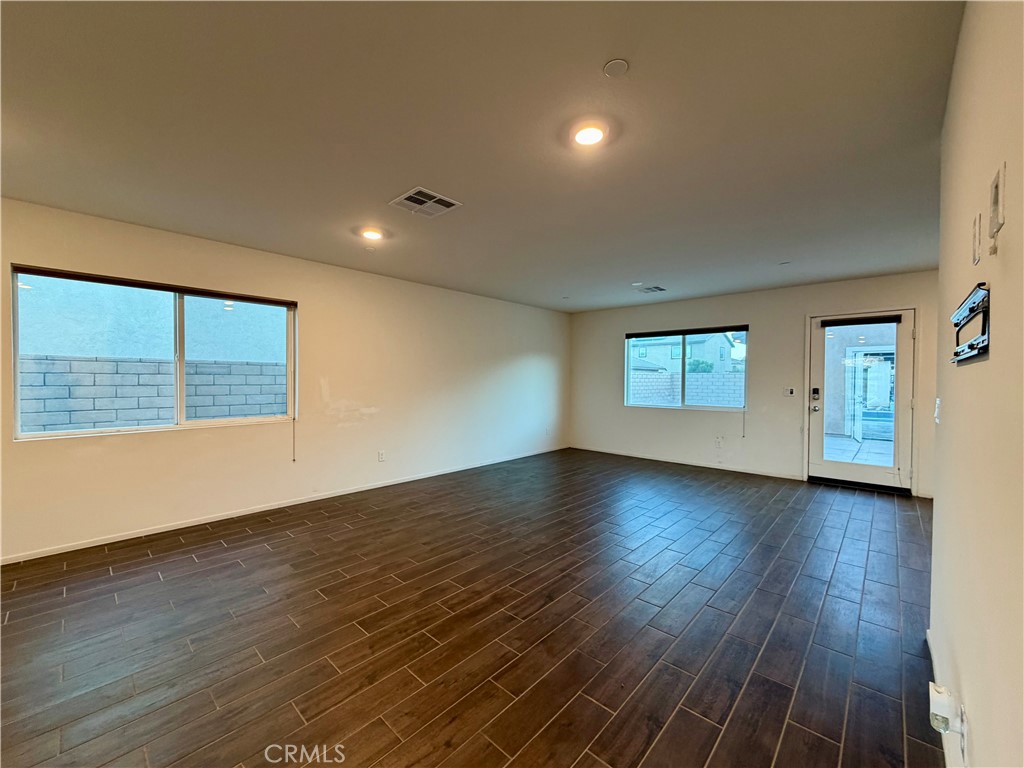 Cathedral Springs (33534) - Residential Lease