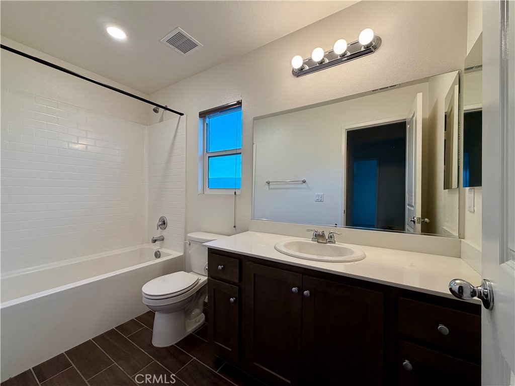 Cathedral Springs (33534) - Residential Lease