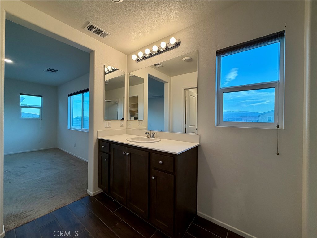 Cathedral Springs (33534) - Residential Lease