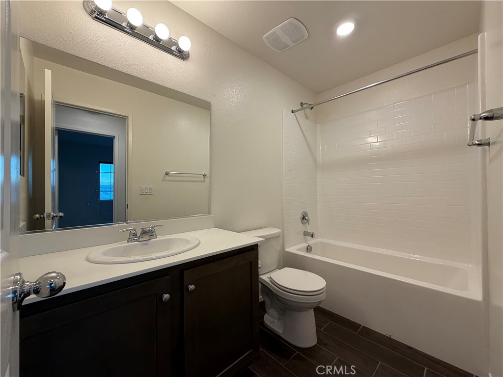 Cathedral Springs (33534) - Residential Lease