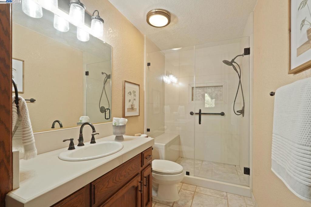 LOS RANCHOS EST - Residential