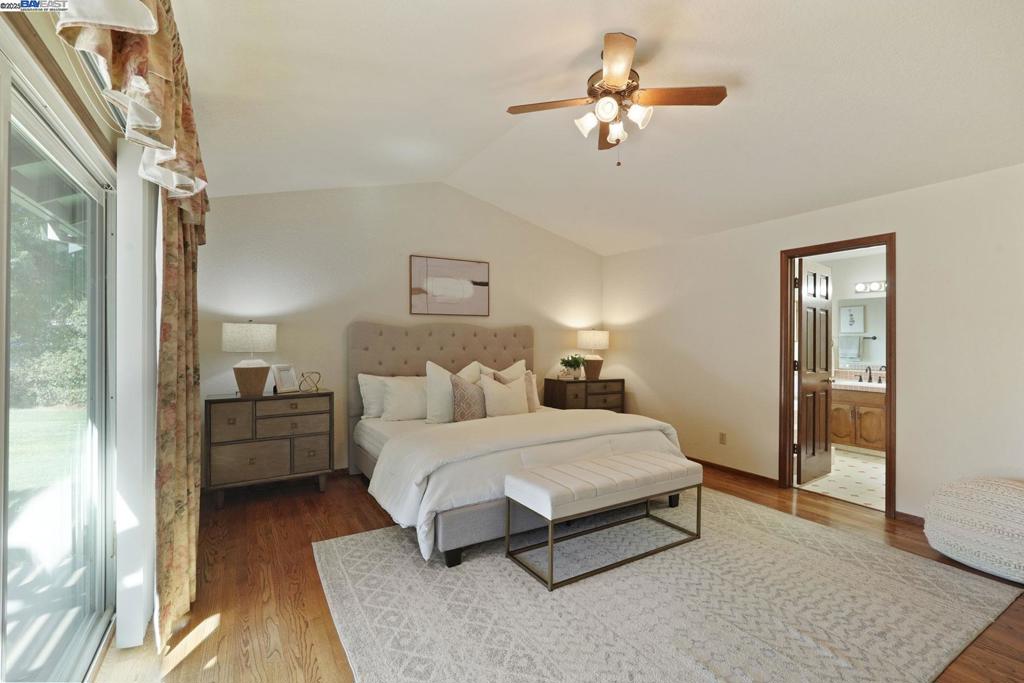 LOS RANCHOS EST - Residential