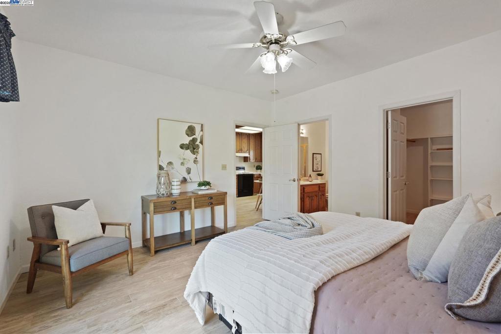 LOS RANCHOS EST - Residential