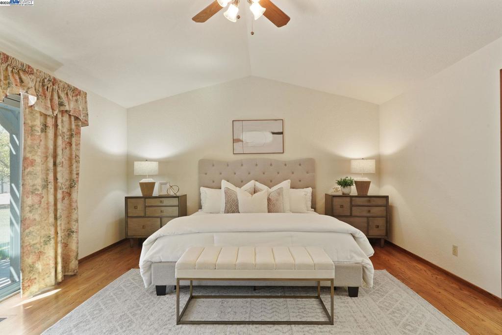 LOS RANCHOS EST - Residential
