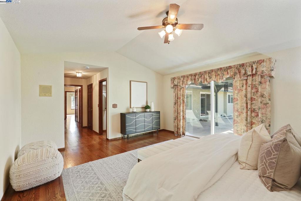 LOS RANCHOS EST - Residential