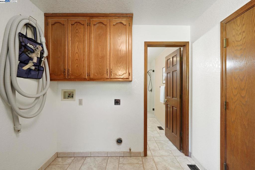 LOS RANCHOS EST - Residential