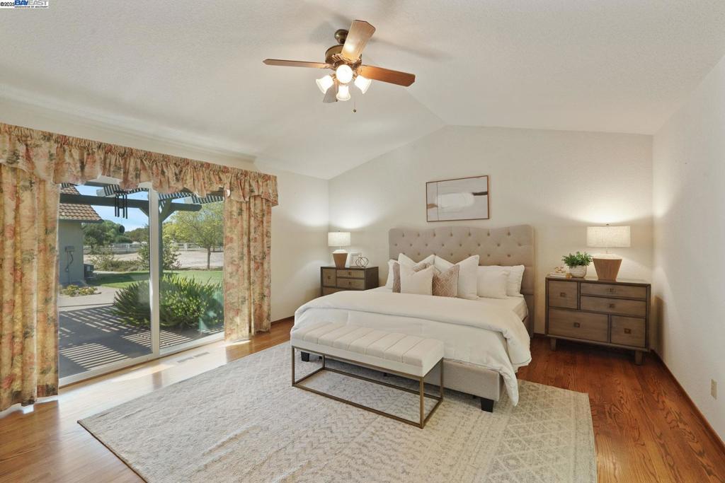 LOS RANCHOS EST - Residential