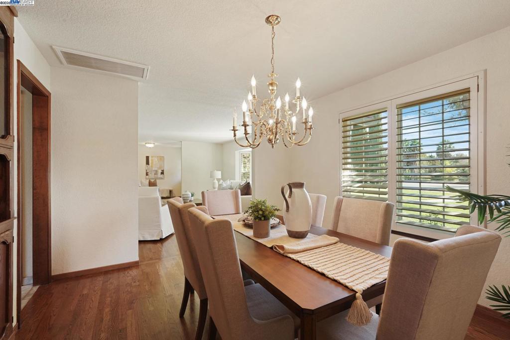 LOS RANCHOS EST - Residential