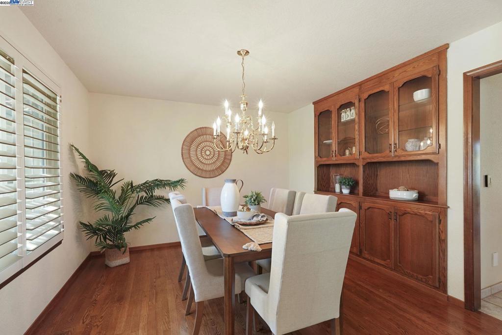 LOS RANCHOS EST - Residential