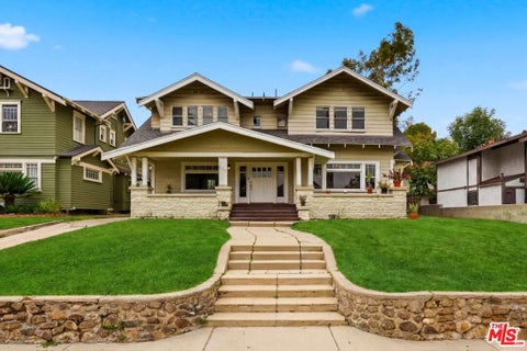 Photo of 2017 S La Salle Avenue, Los Angeles, CA 90018 (MLS # 26828709)