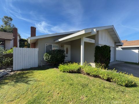 Photo of 27022 Via Fiesta, Mission Viejo, CA 92691 (MLS # OC26068260)