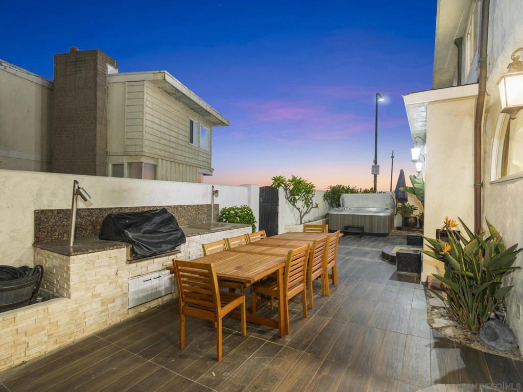 Mission Beach - Residential
